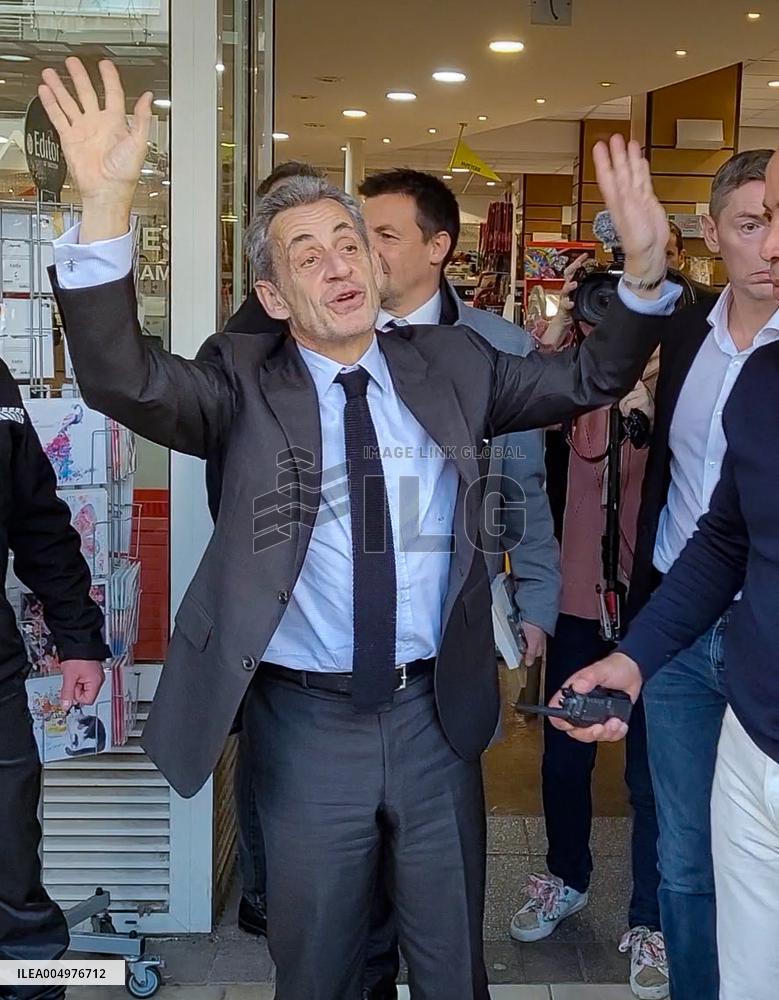 Nicolas Sarkozy Signing Copies of His Book - Marseille