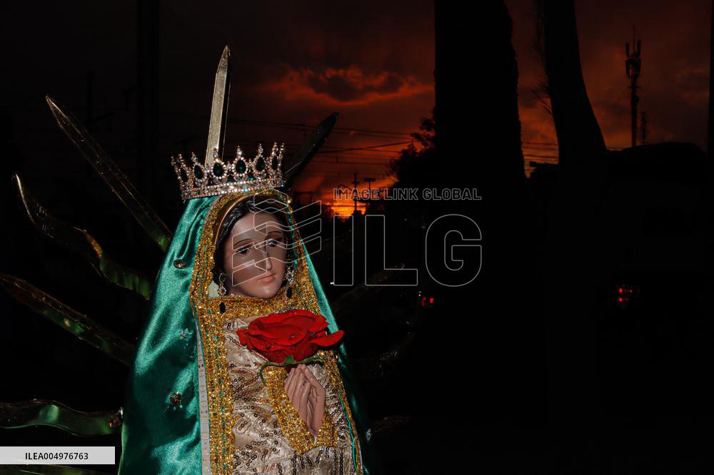 Pilgrims Continue Their Journey Toward Basilica of Guadalupe - Mexico