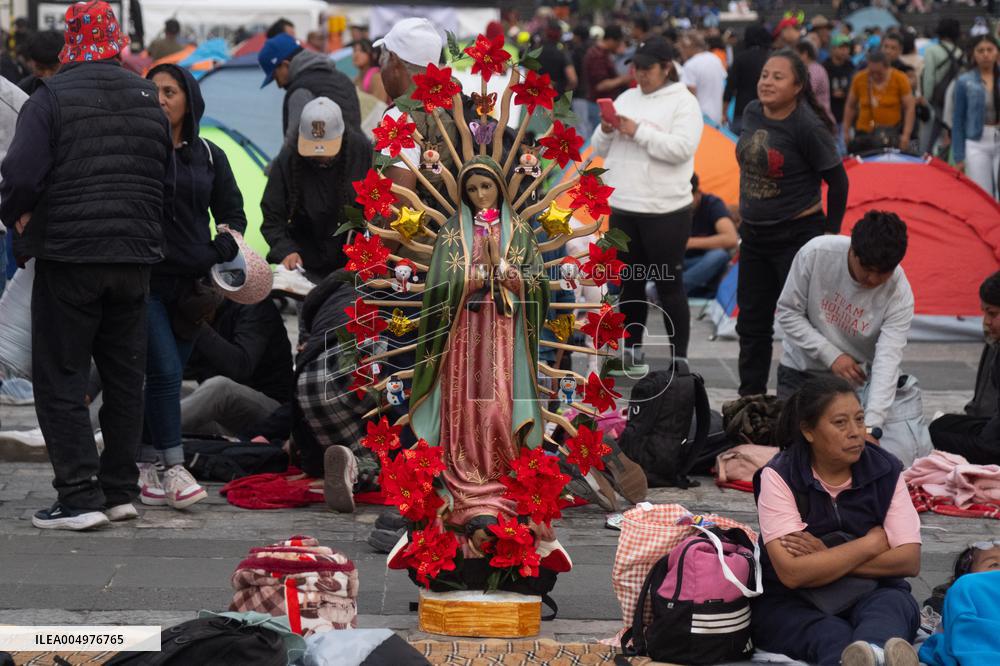 Pilgrims Continue Their Journey Toward Basilica of Guadalupe - Mexico