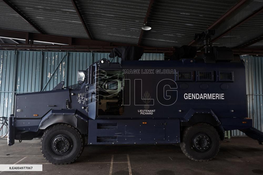 Minister of The Interior Nunez Visits BRI and GIGN - Versailles