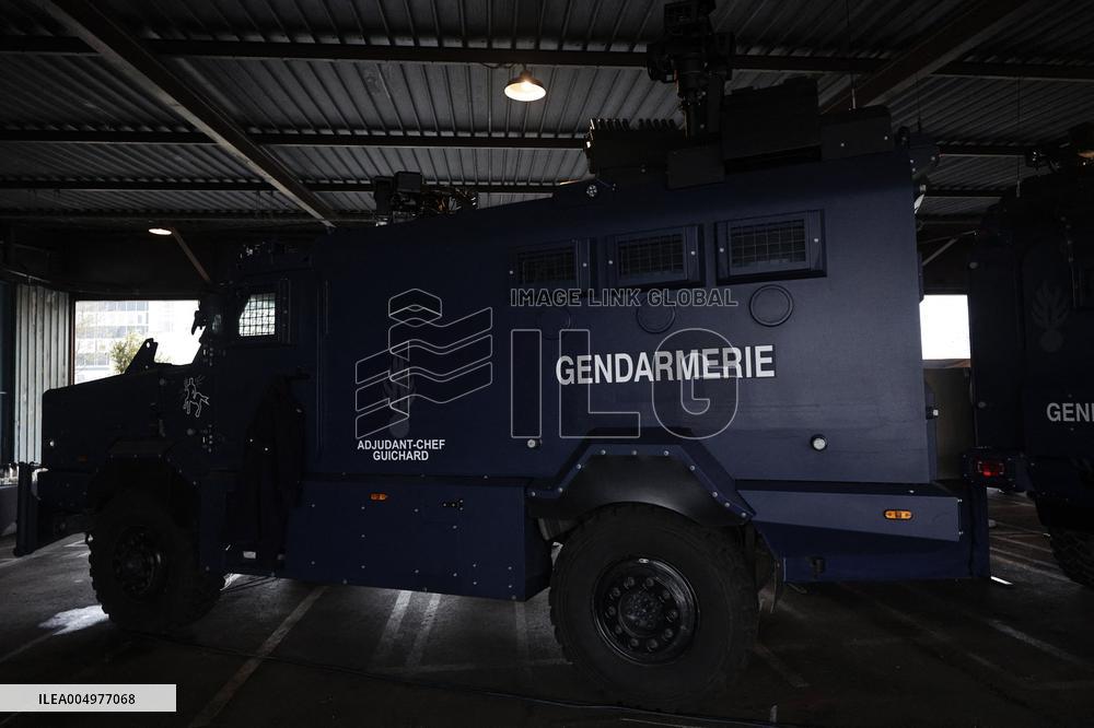 Minister of The Interior Nunez Visits BRI and GIGN - Versailles