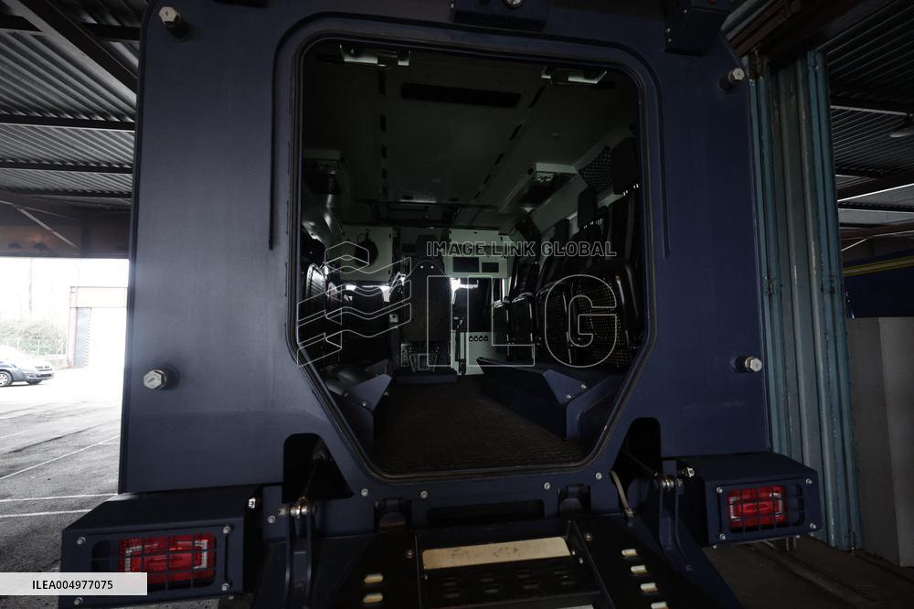 Minister of The Interior Nunez Visits BRI and GIGN - Versailles