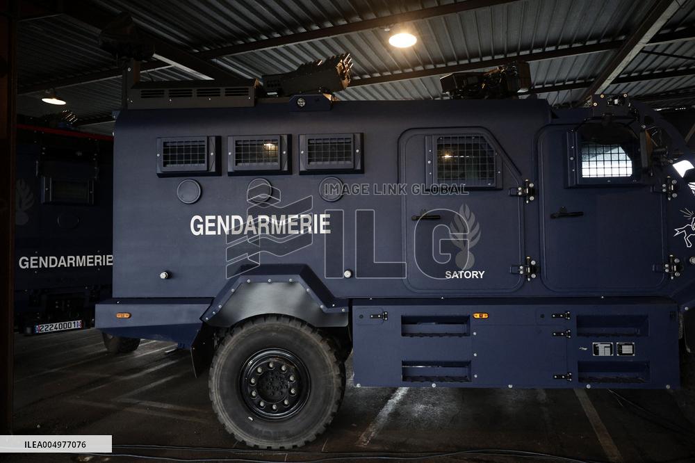 Minister of The Interior Nunez Visits BRI and GIGN - Versailles