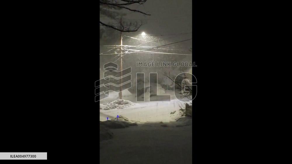 US: Heavy Lake Effect Snow Hits Upstate New York 2