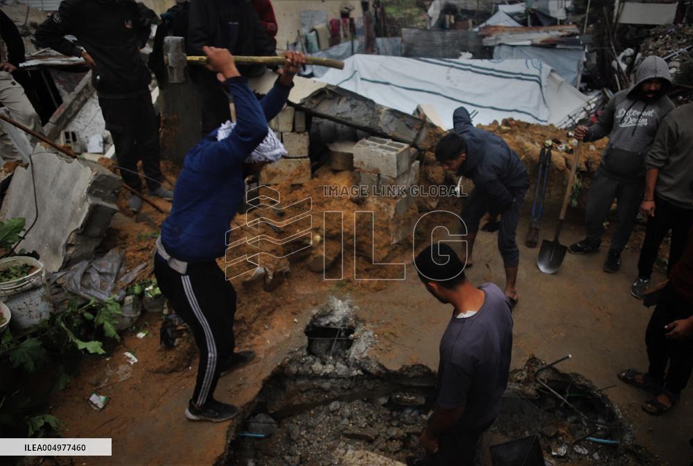 Search and Rescue Efforts Continue After Building Collapse - Gaza