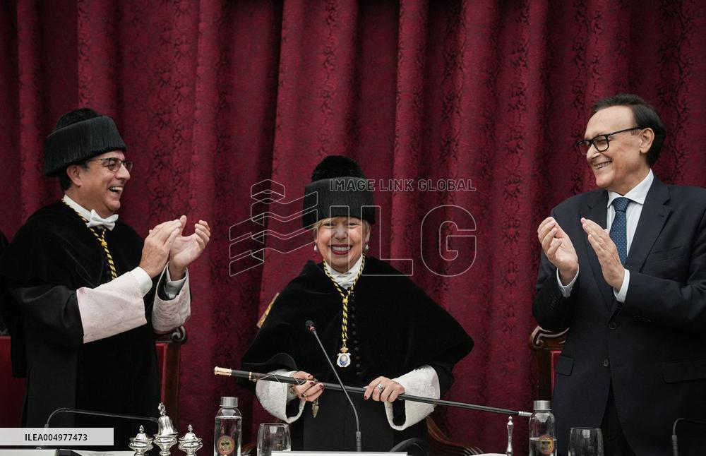 Carmen Vargas Takes Office as Rector - Seville