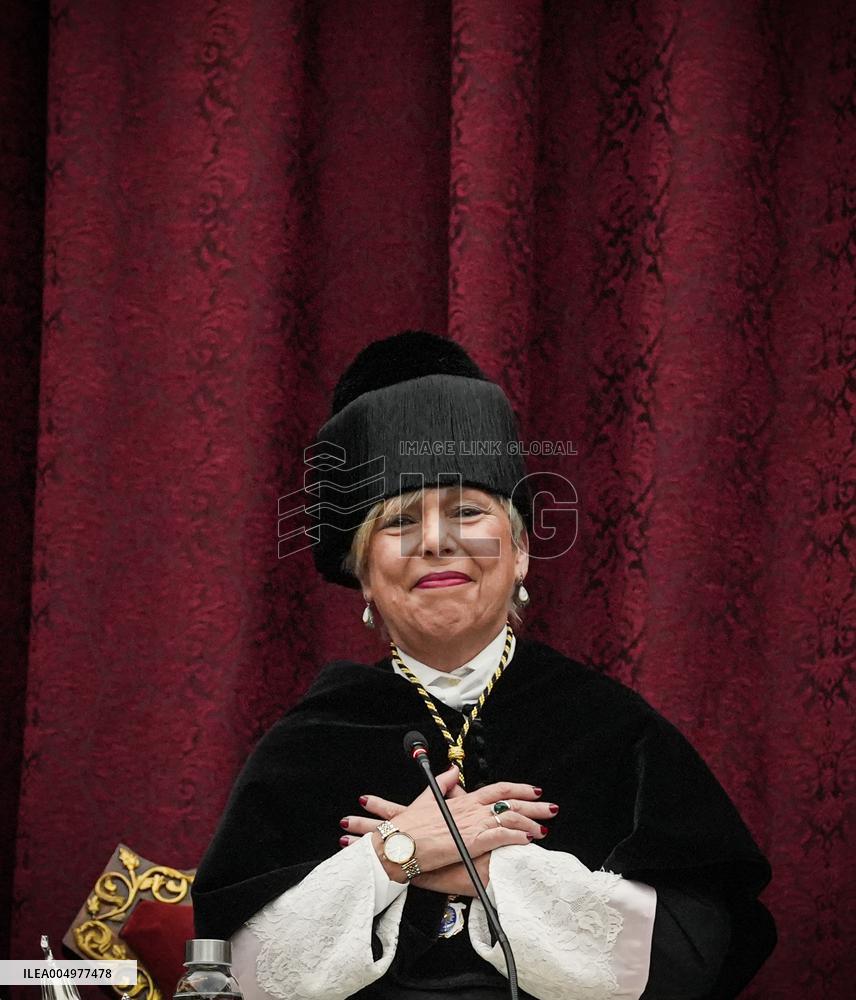 Carmen Vargas Takes Office as Rector - Seville