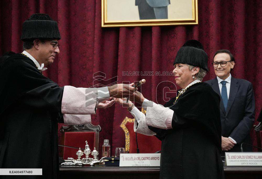 Carmen Vargas Takes Office as Rector - Seville