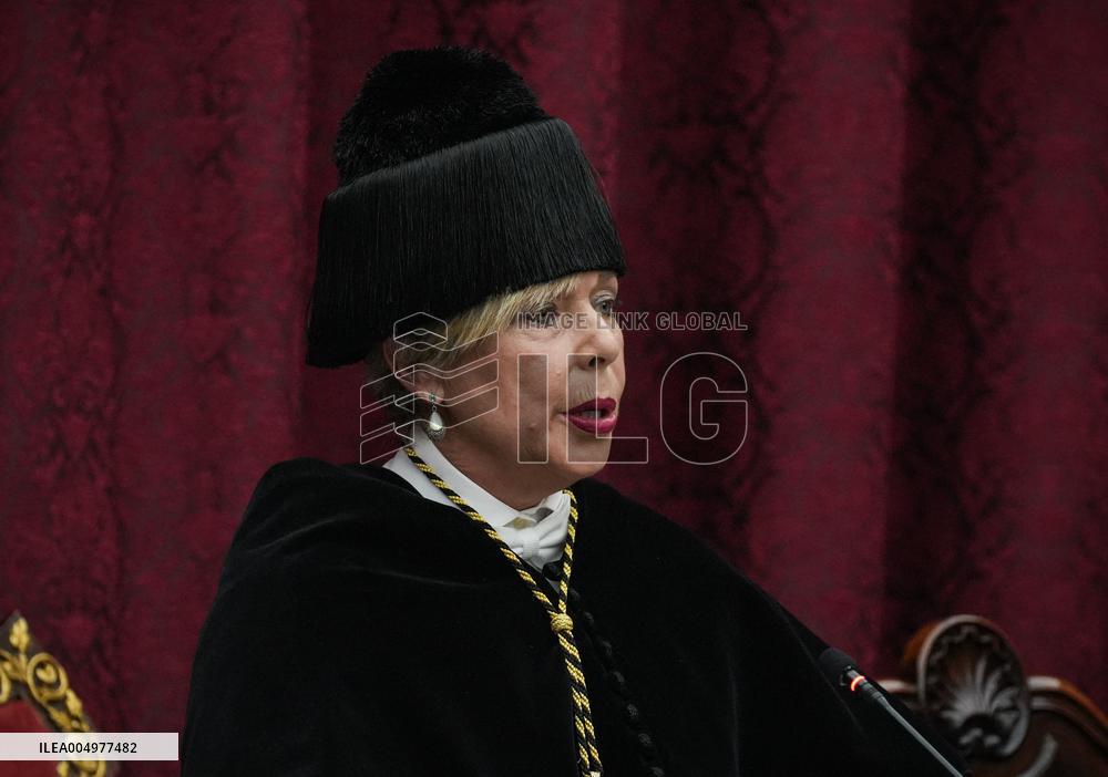 Carmen Vargas Takes Office as Rector - Seville