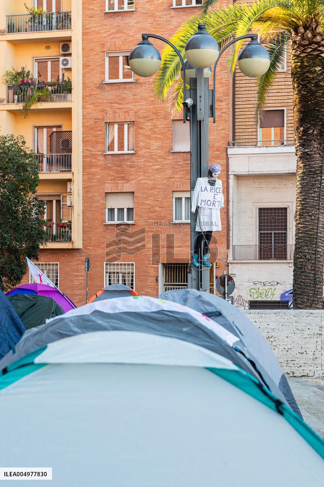 Researchers Protest At CNR Headquarters - Rome