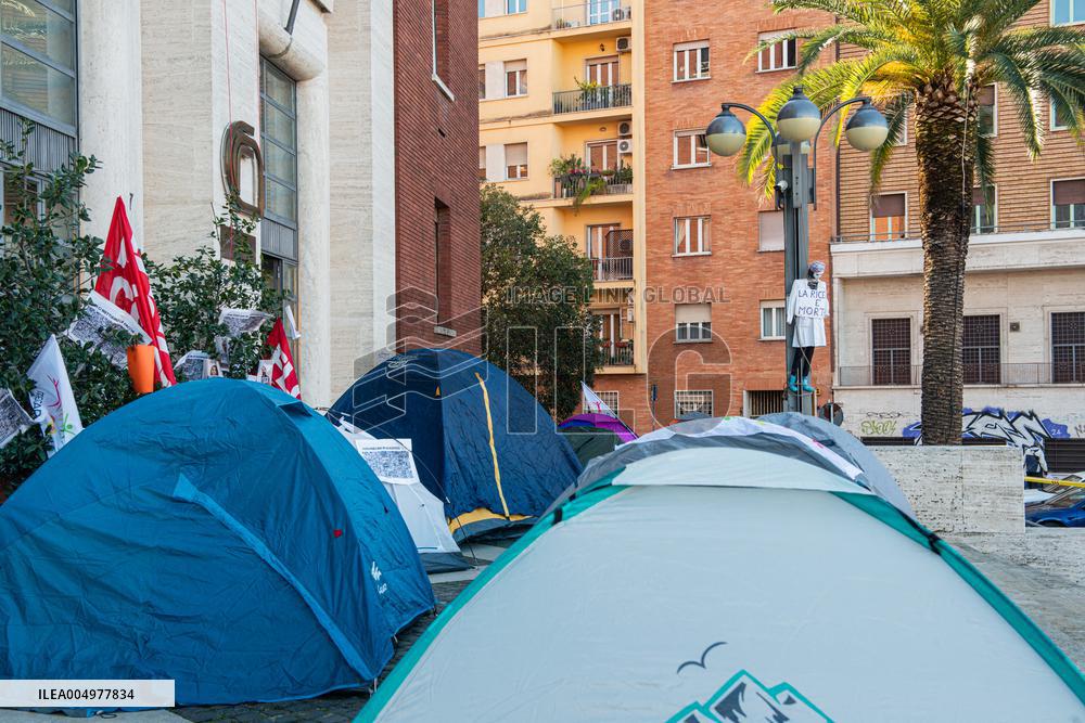 Researchers Protest At CNR Headquarters - Rome