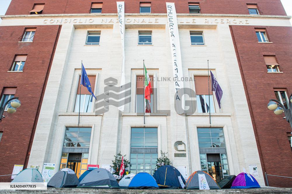 Researchers Protest At CNR Headquarters - Rome