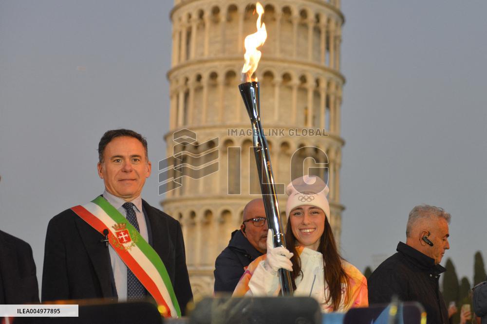 Arrival Of Olympic Flame in the Piazza dei Miracoli - Pisa