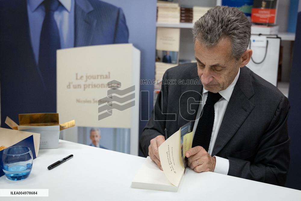 Nicolas Sarkozy At Public Book Signing Event - Menton