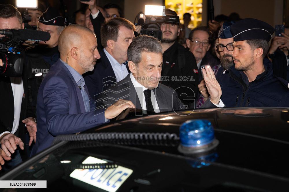 Nicolas Sarkozy At Public Book Signing Event - Menton