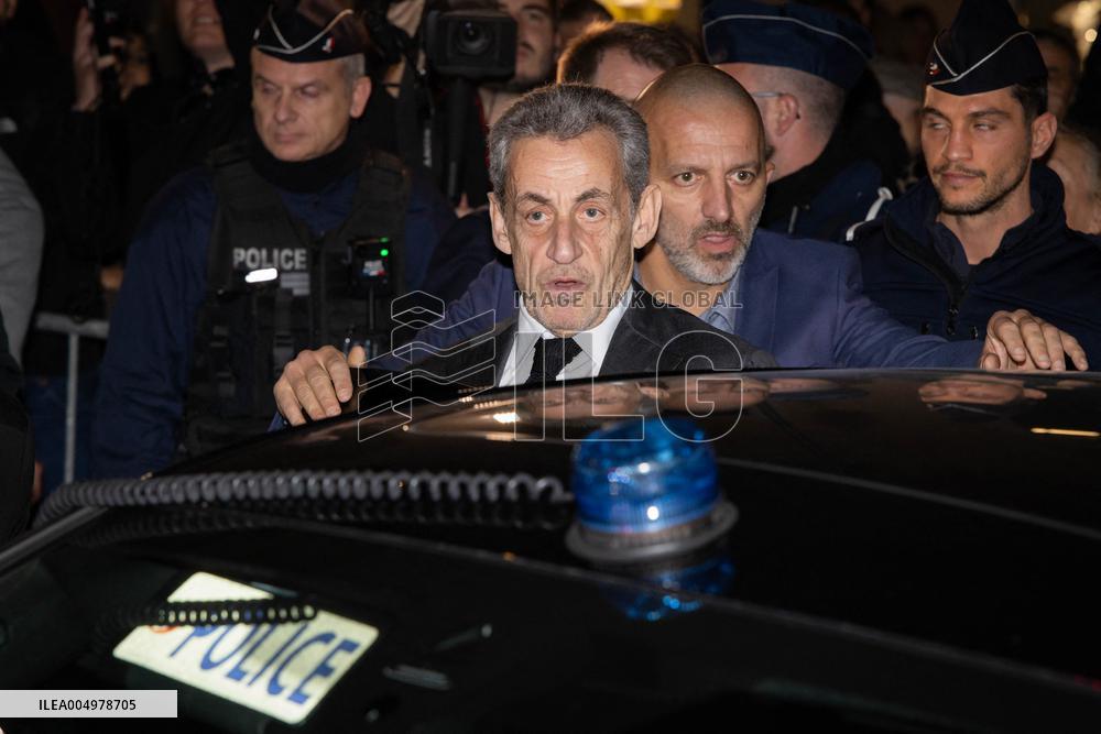 Nicolas Sarkozy At Public Book Signing Event - Menton