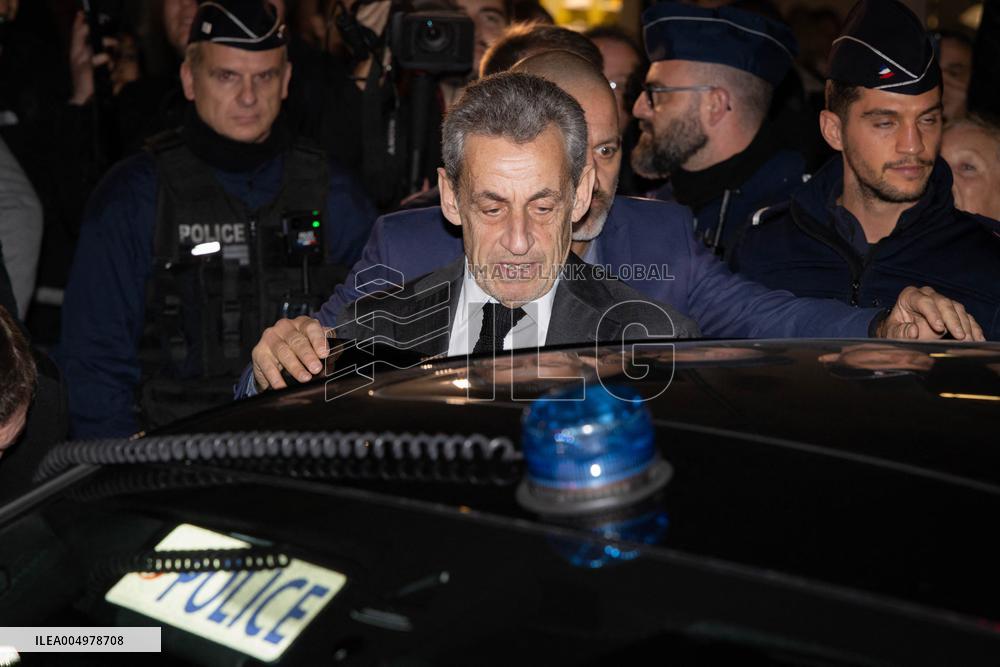 Nicolas Sarkozy At Public Book Signing Event - Menton