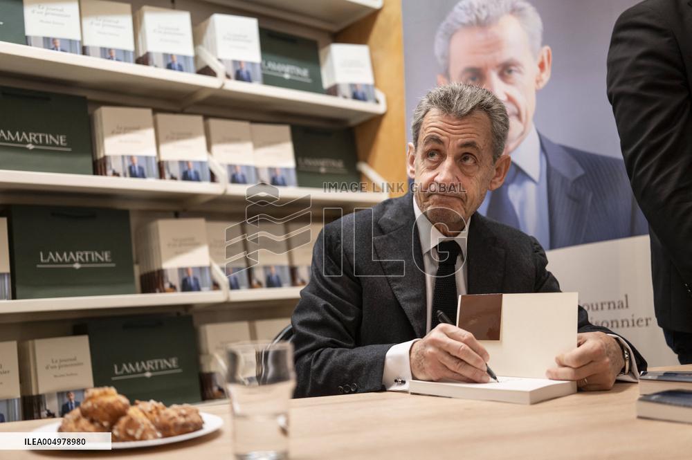 Nicolas Sarkozy At Book Signing Event - Paris
