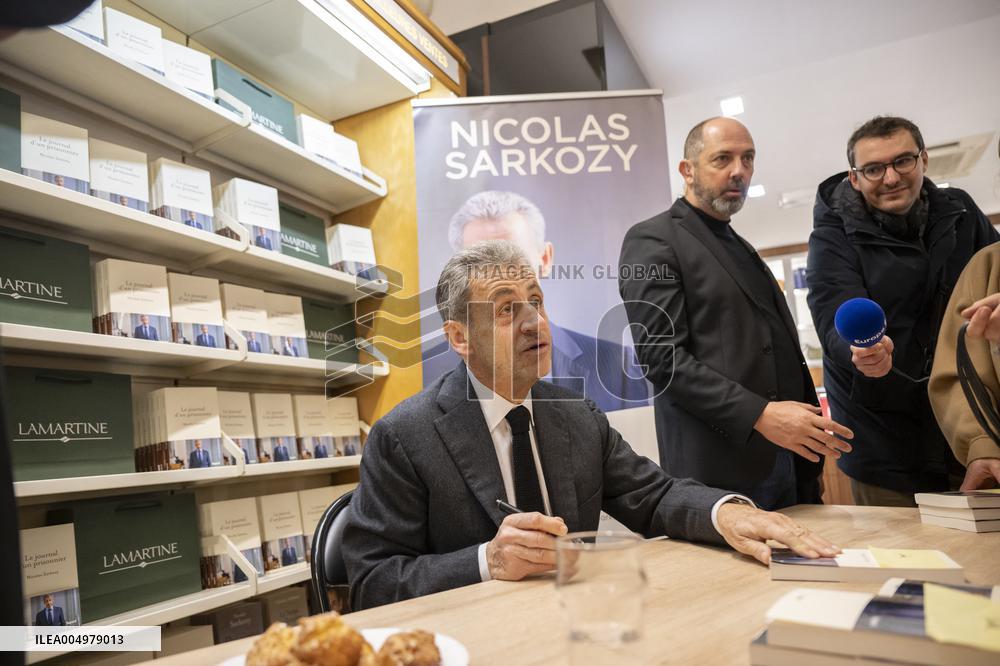 Nicolas Sarkozy At Book Signing Event - Paris