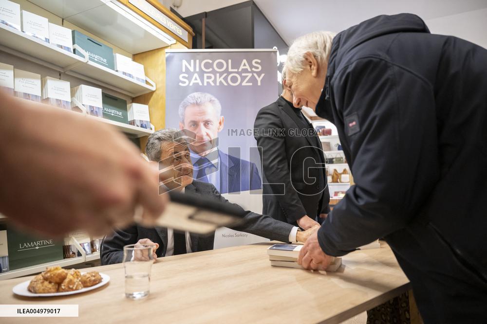 Nicolas Sarkozy At Book Signing Event - Paris