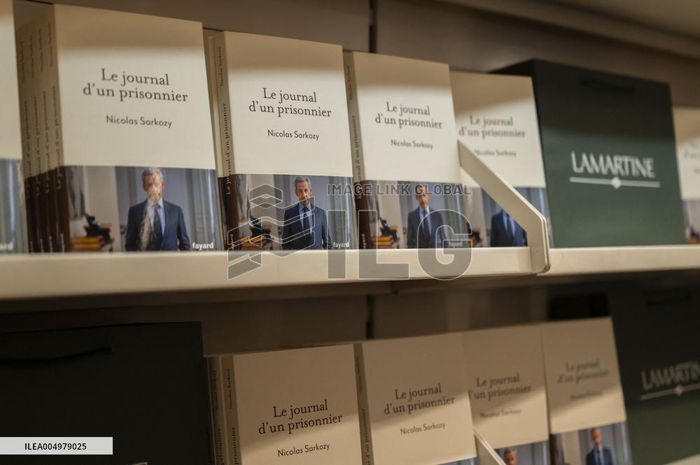 Nicolas Sarkozy At Book Signing Event - Paris