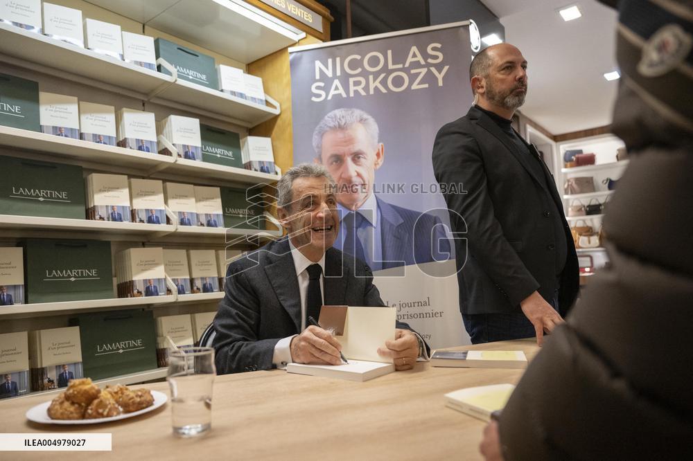 Nicolas Sarkozy At Book Signing Event - Paris