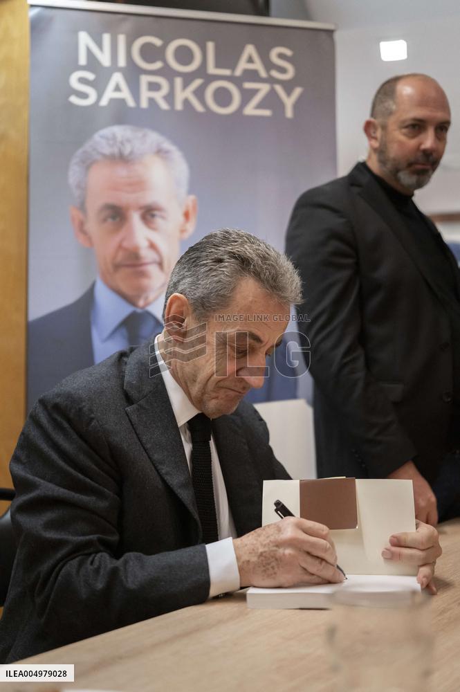 Nicolas Sarkozy At Book Signing Event - Paris