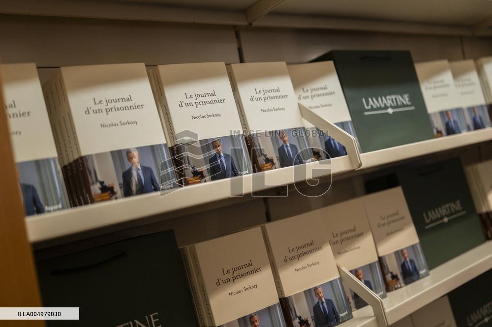 Nicolas Sarkozy At Book Signing Event - Paris