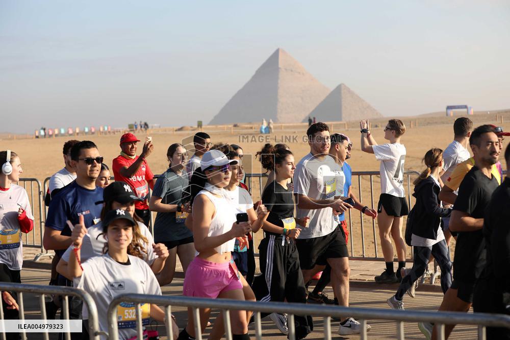 Giza Pyramids Half Marathon - Egypte