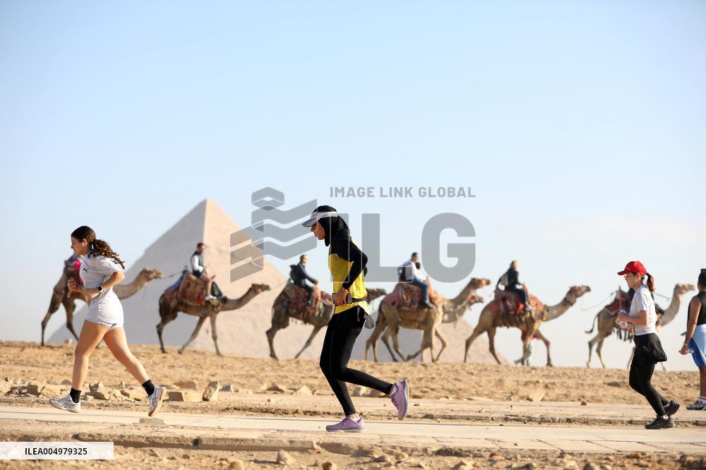 Giza Pyramids Half Marathon - Egypte