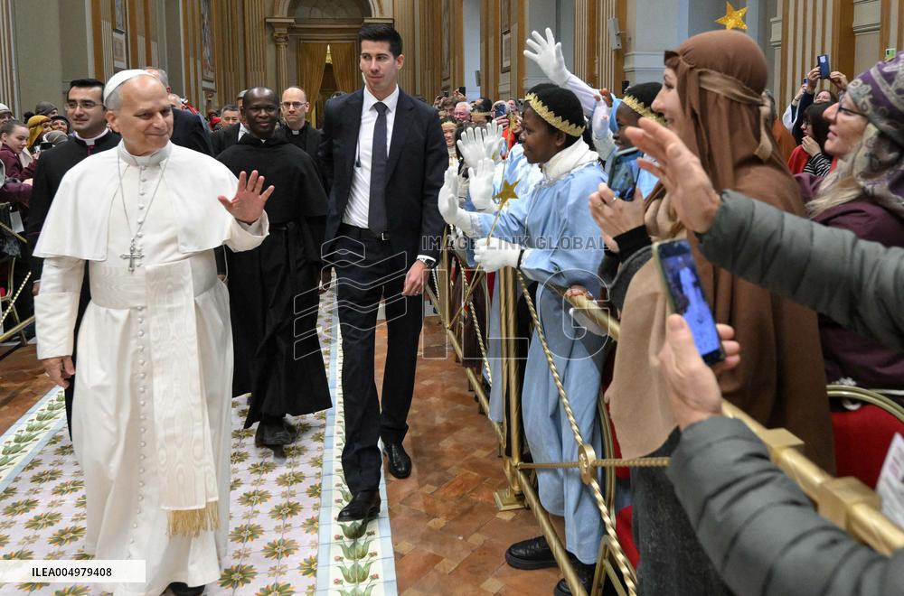 Pope Leo XIV Meets Participants in the ‘Living Nativity’ - Vatican