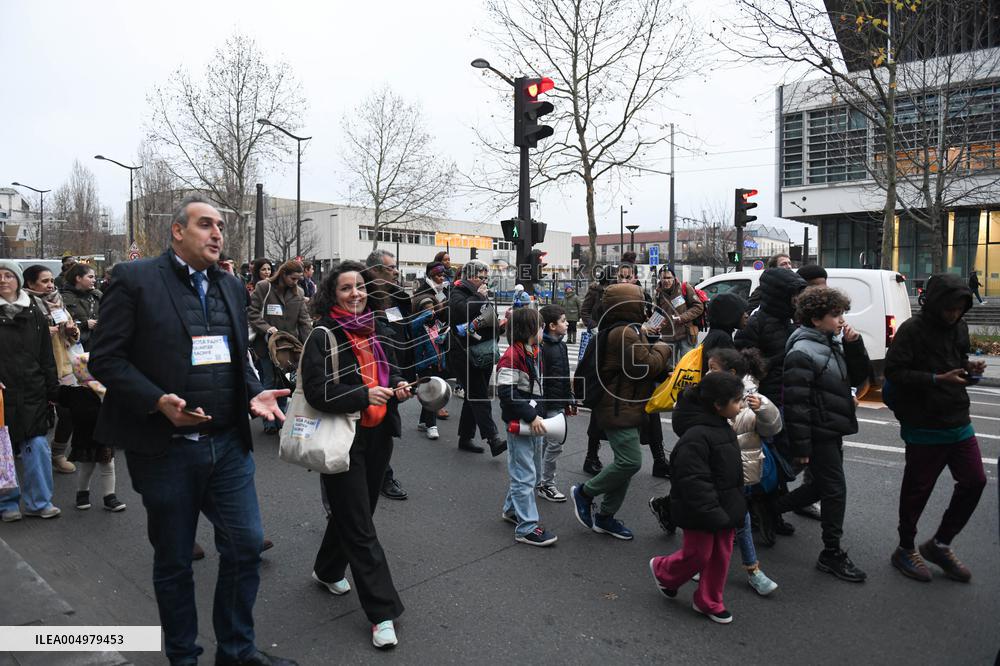 Rosa Parks Neighbourhood Fights Against The Crack Addicts - France
