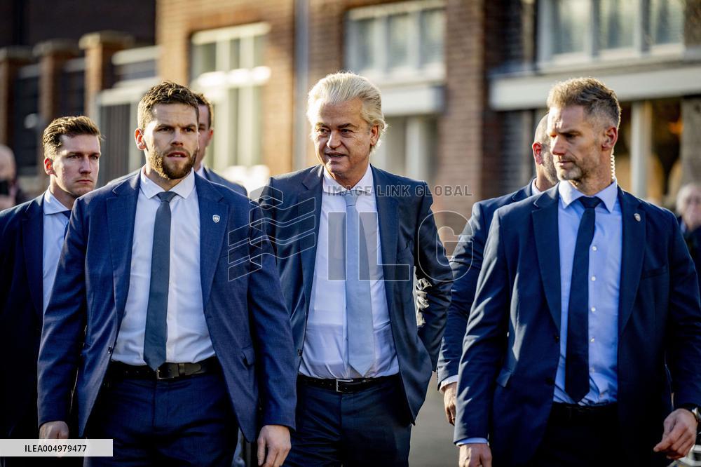 Geert Wilders Starts Tour Of Asylum Center - Papendrecht
