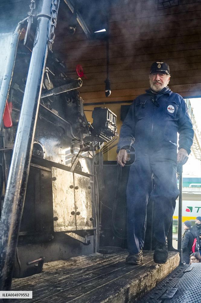 Last Farewell To Milan Steam Train - Italy