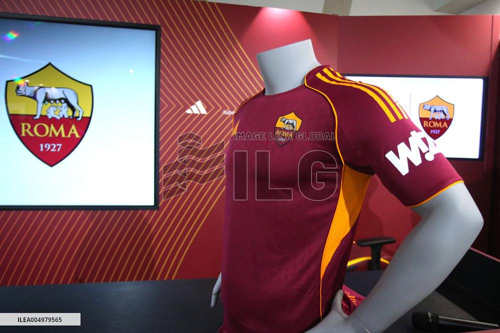 CALCIO - Altro - Presentation of the new sponsor of AS Roma