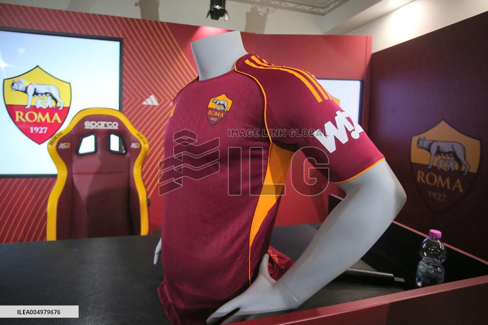 CALCIO - Altro - Presentation of the new sponsor of AS Roma