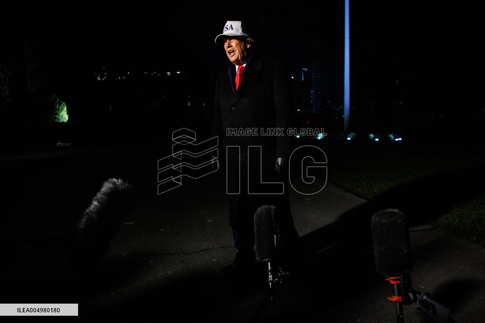 DC: President Trump Returns to White House after Army-Navy Football Game