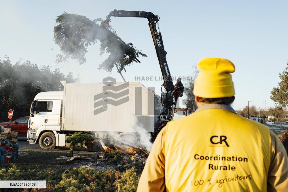 Farmers Protest Against Government's Health Policy on CND - France