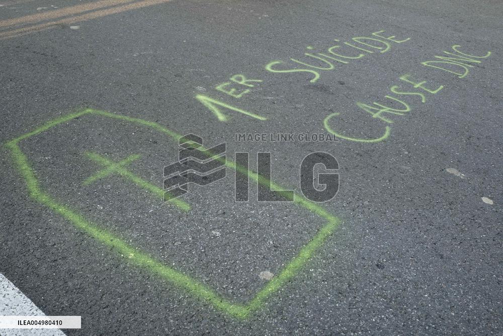 Farmers Protest Against Government's Health Policy on CND - France
