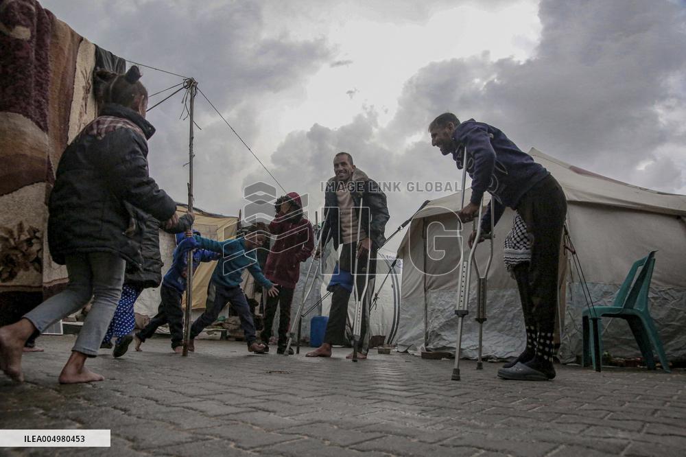 Heavy Rain Hits Gaza Camps - Palestine