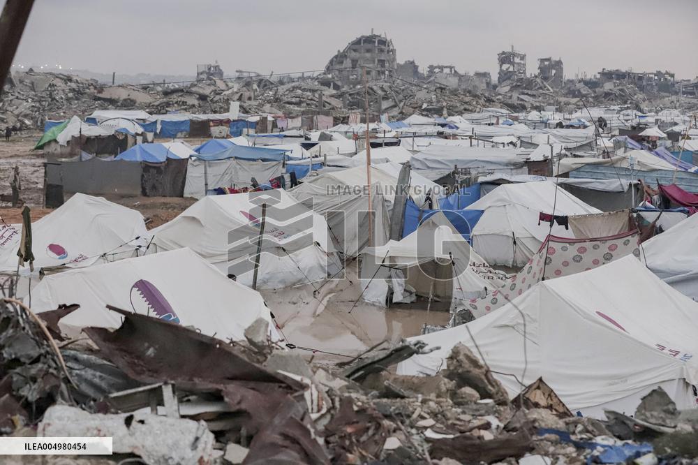 Heavy Rain Hits Gaza Camps - Palestine