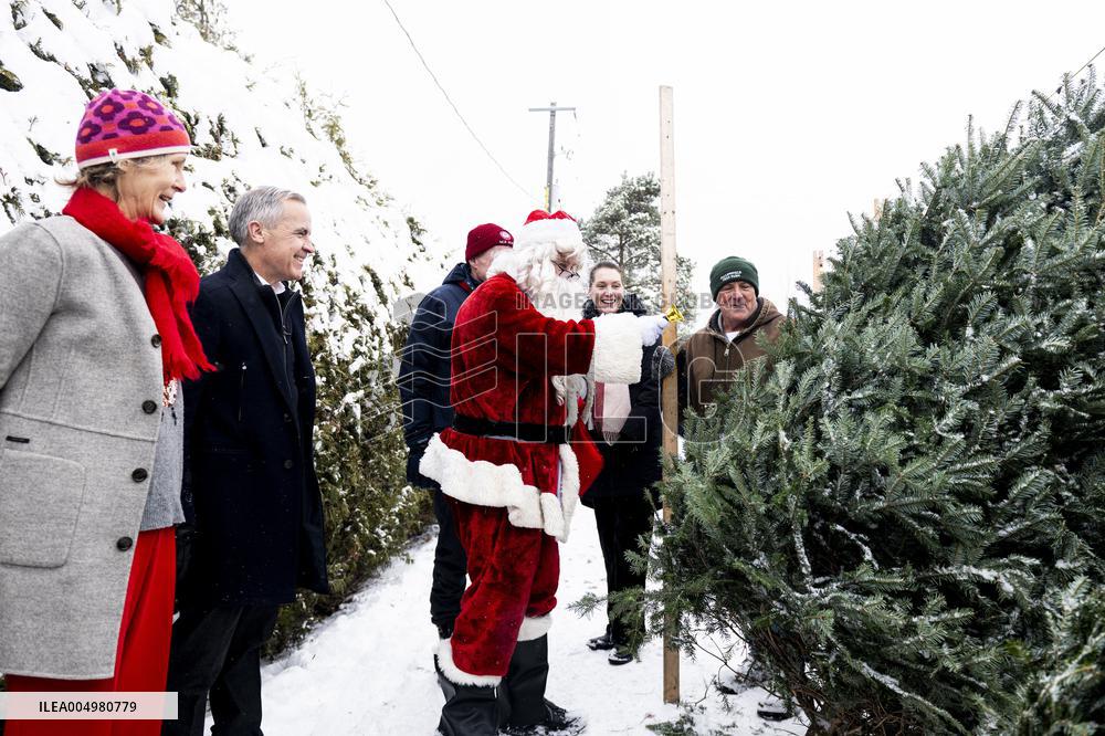PM Mark Carney Visits Fallowfield Tree Farm - Ottawa