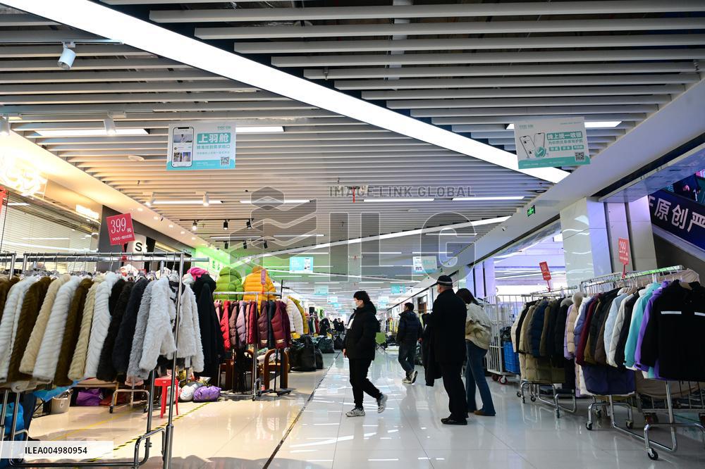 Largest Single Category Down Jacket Professional Market in China