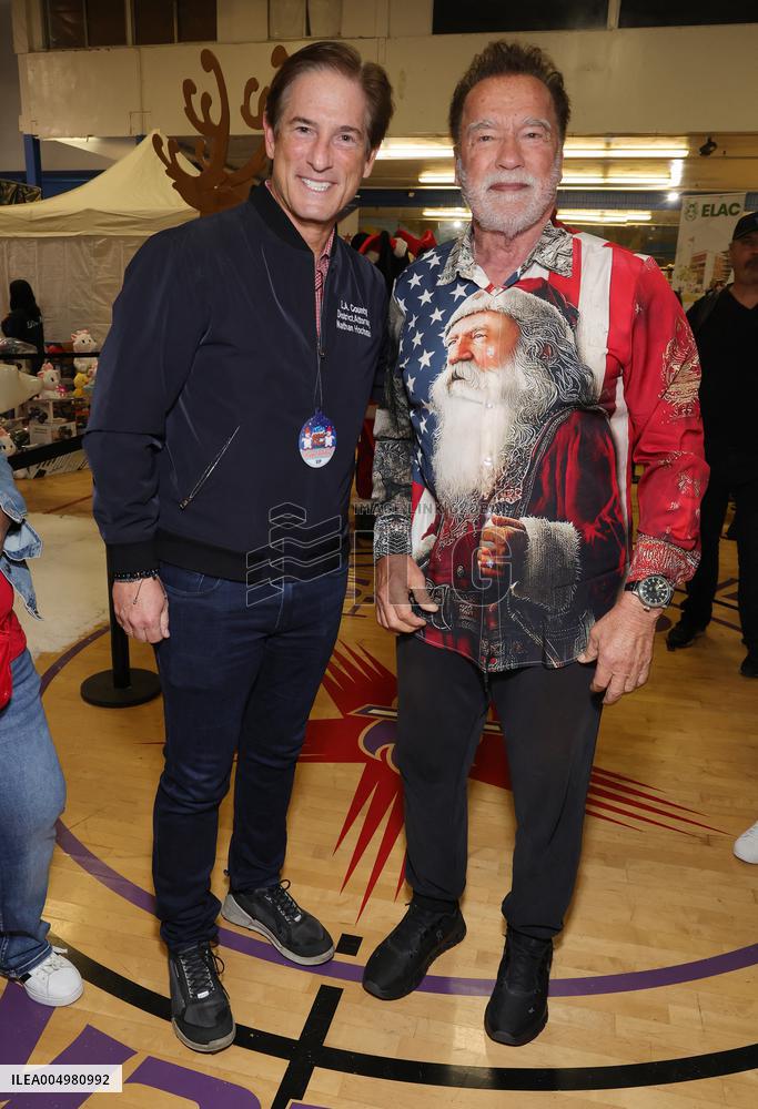 44th Annual Miracle on 1st Street Christmas Toy Giveaway - LA