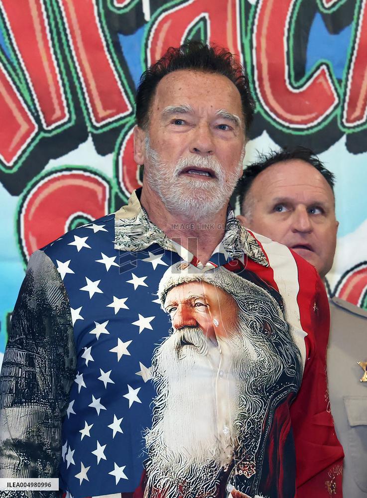 44th Annual Miracle on 1st Street Christmas Toy Giveaway - LA