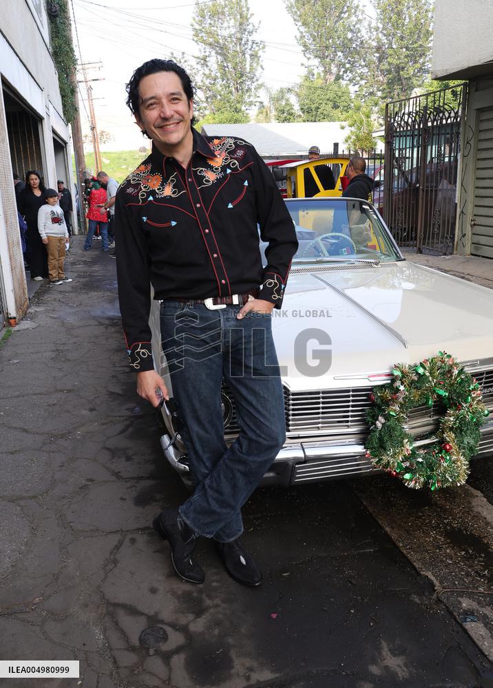 44th Annual Miracle on 1st Street Christmas Toy Giveaway - LA