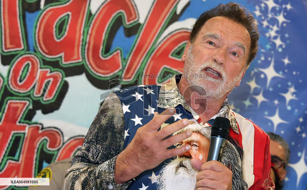 44th Annual Miracle on 1st Street Christmas Toy Giveaway - LA