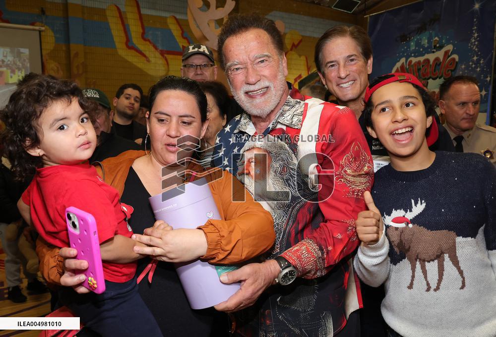 44th Annual Miracle on 1st Street Christmas Toy Giveaway - LA