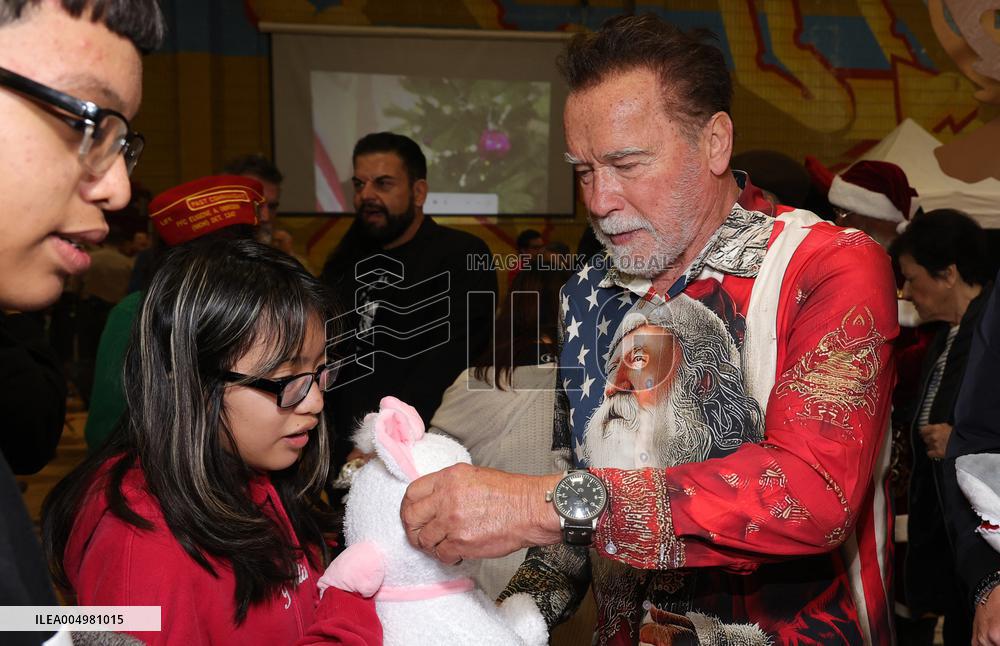 44th Annual Miracle on 1st Street Christmas Toy Giveaway - LA