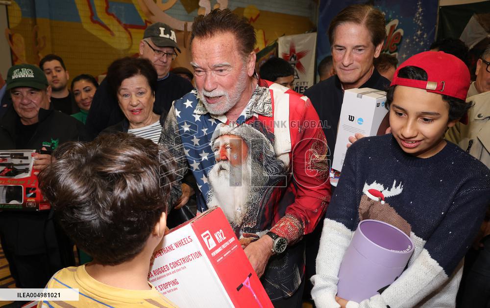 44th Annual Miracle on 1st Street Christmas Toy Giveaway - LA